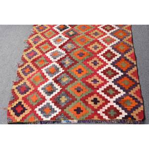 Alfombra de lana turca vintage de 35x94 pies, Alfombra de sala de estar de tejido plano de retazos rojos con respaldo de látex para decoraciones - Product Image 4