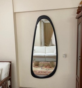 Miroir mural asymétrique en bois massif artisanal, cadre en chêne et noyer, écologique, style Art déco, pour salle de bain et hôtel, prix abordable - Product Image 4