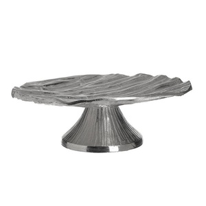 Support à gâteau de forme arrondie en acier inoxydable avec finition argentée, design exclusif, pour événements et célébrations, utilisation intérieure et extérieure - Product Image 6