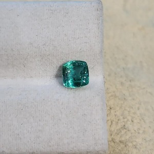 Cabochon d'émeraude en forme de coussin certifié 5x5 MM en forme de pain de sucre pierre précieuse en vrac polie vert foncé naturelle rarement belle - Product Image 1