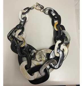 Collar de Cuerno Natural Hecho a Mano, Duradero y Moderno, para Bodas y Fiestas - Product Image 6