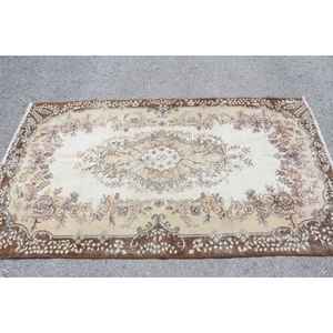 Tapis turc 3,9x6,5 pieds, tapis vintage, tapis en laine marron à motifs de plantes et d'arbres - Product Image 3