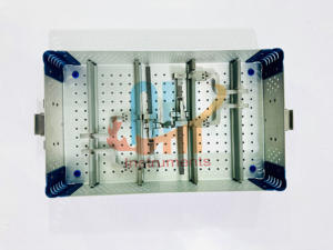 Juego de Retractores Lumbares McCulloch para Cirugía Espinal con Acero Inoxidable, Caja de Aluminio de Alta Calidad con Certificación CE por OMI - Product Image 5