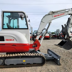 Mini-excavatrice TAKEUCHI TB235-2 (jusqu'à 12 000 lbs) avec moteur, boîte de vitesses, pompe à engrenages, roulement, composants PLC à vendre - Product Image 3