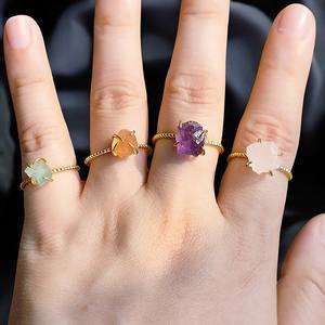 Anillo de banda trenzada de piedras preciosas de cuarzo místico crudo-Anillo ajustable de piedra natal-Anillo de declaración - Product Image 6