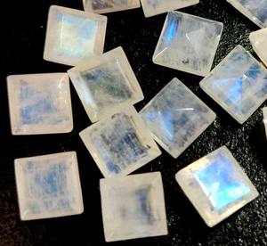 มูนสโตนสีรุ้งธรรมชาติ ทรงเหลี่ยม 10 มม. เจียระไนเหลี่ยมเพชรพลอย - ประกายสีฟ้าสวยงาม คุณภาพดี หินพลอยหลวม - Product Image 5