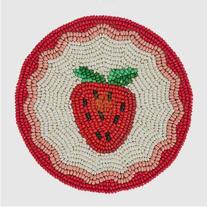 Nouvelle arrivée Sous-verre perlé moderne écologique fabriqué à la main avec un design de fraise décor de table élégant pour les mariages fêtes à la maison - Product Image 1