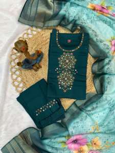 Soie Viscose de qualité supérieure avec fil à broder travail pantalon Kurti et Dupatta femme fabricant de mode de Surat - Product Image 4