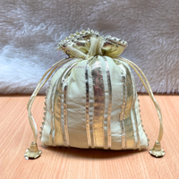 Potli tendance avec travail Gota Patti, magnifiques sacs Patola brodés pour femmes et filles, pour mariage, Haldi, Mehndi.