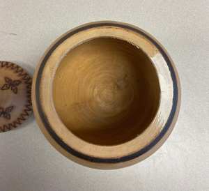 Urna Funeraria de Madera Vintage con Flores Talladas y Tapa, Urnas de Madera de Haya para Cremación de Adultos - Product Image 5