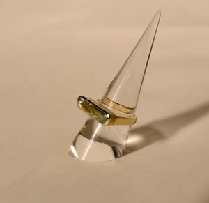 Anillo de Plata S925 con Baño de Oro de 14K, Diseño Robusto con Cuarzo Natural Transparente y Amatista Verde, Personalizable para Venta al por Menor, OEM, ODM - Product Image 1