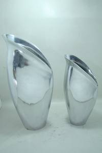 Nuevo diseño de jarrón de flores de alta calidad, juego de dos macetas, acabado plateado de aluminio para decoración del hogar, sala de estar y dormitorio - Product Image 4