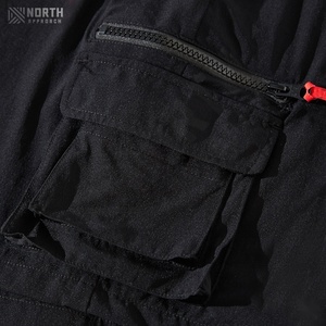 Pantalones Cortos Cargo de Nailon Negro Personalizados de Diseño Moderno con Cierre para Hombre, Ideales para el Verano - Product Image 5