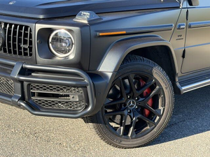 Mercedes-Benz Classe G AMG G 63 4MATIC 2024 d'occasion, conduite à gauche, boîte manuelle, turbo, intérieur clair, pneus R18 disponibles - Product Image 3
