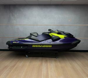 Jet-ski électrique neuf de 35 kW avec moteur 4 temps de 300 ch, embarcation personnelle dotée d'un frein électronique et d'une marche arrière - Product Image 2