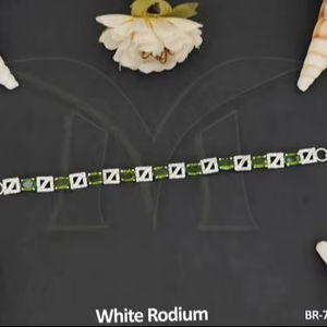 Élégant bijoux en diamant américain blanc rhodium polonais bracelet en pierre complète pour les femmes vêtements de fête et Look festif - Product Image 3