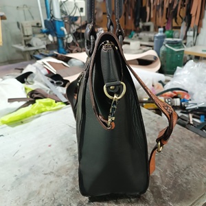 Sac fourre-tout en cuir véritable bohème western avec poche dissimulée pour armes à feu, fleurs, double sangle, fabricant en gros indien - Product Image 4