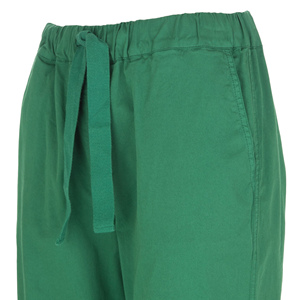 Pantalones de mujer con corte recto, diseñados para una comodidad suave, con una estructura limpa y una apariencia equilibrada. - Product Image 3