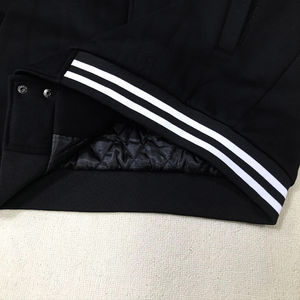 เสื้อแจ็คเก็ตเบสบอลแบบ Letterman คุณภาพสูง ออกแบบโลโก้ปักเองได้หลากหลายแบบสำหรับผู้ชาย  มีตัวเลือกแบบลายด้านหน้า เสื้อแจ็คเก็ตผู้ชาย - Product Image 4