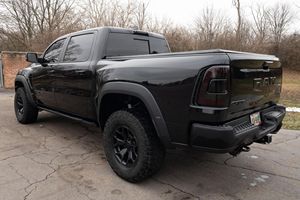 RAM 1500 TRX 2022 d'occasion en parfait état ~13 200 miles, moteur Hemi V8 turbocompressé, pneus R20, pack R-TRX 800, 4x4 - Product Image 6