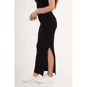 Jupe moulante noire en tricot tendance avec fente latérale pour la vente en gros - Product Image 2