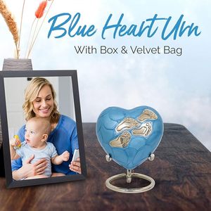 Mini urne en métal moderne en forme de coeur petit souvenir pour bébés garçons et filles avec support - Product Image 3