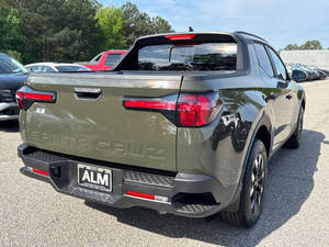 Nouveau Hyundai Santa Cruz SEL Activity 4 portes, cabine double, benne courte de 4,3 pieds, certifié 2025 - Product Image 5