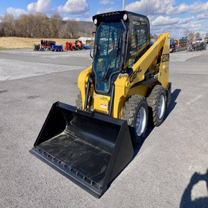 Composant essentiel du moteur de chargeuse sur pneus diesel jaune Gehl Skid Steer Loader - Product Image 1