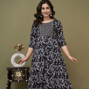 เสื้อคลุมยาวงานปักลวดลายโดรีแบบอินเดีย - Product Image 1