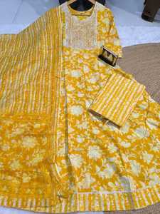 Ensemble Salwaar Kameez ethnique tendance pour femmes, magnifique pour les festivals et les mariages - Costumes en gros, Kurti ethnique indien pakistanais - Product Image 4