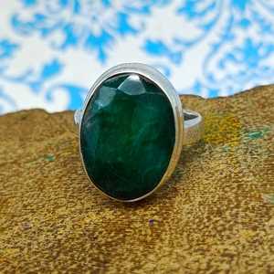 Bague en argent antique faite à la main, pierre précieuse à facettes vert émeraude, sertissage de lunette de conception simple pour la fête de mariage, diamant pour hommes et femmes - Product Image 2