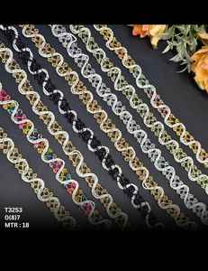 Fabriqué sur mesure avec élégance à n'importe quelle tenue avec nos délicats lacets brodés parfaits pour les robes artisanales et la mode de bricolage élégante. - Product Image 3