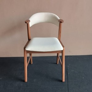 Sillas de Comedor al Por Mayor, Súper Cómodas, con Tapicería de Cuero Sintético, Estilo Moderno y Minimalista, por Rachel Natalie - Product Image 4