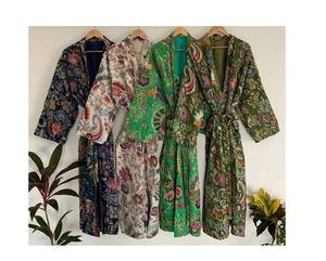 Bata de Baño Kantha Azul Oscuro con Diseño Floral Hecha a Mano, 100% Algodón, Kimono Tradicional Indio para Otoño, Verano y Primavera - Product Image 1