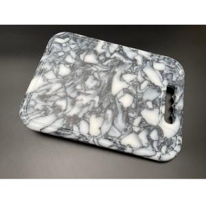 Tabla de Cortar Rectangular de Mármol Ideal para Cortar Frutas, Verduras, Carne y Pan de Forma Eficiente - Product Image 1