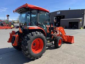 Tractor Compacto L4060HSTC 2023 - Tractor Utilitario de Alto Rendimiento y Enfoque en la Comodidad - Product Image 5