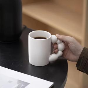 <span class=keywords><strong>Mug</strong></span> moderne grande capacité avec poignée perlée, tasse à café en céramique artisanale irrégulière avec poignée perlée, tasse à café en céramique pour le lait - Product Image 5
