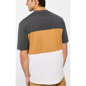 2025 Camiseta con cuello en V para hombre 100% algodón transpirable de secado rápido con logotipo personalizado Camiseta de cuello en V teñida de hilo de manga corta de la mejor calidad - Product Image 2