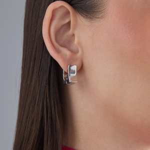 Trendy Geometric Flower Huggie Hoop Stud <b>Earrings</b> 186175 with Pearl Diamond and Moissanite for Parties Made From Zinc Alloy - Product Image 2