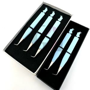 Pinzas Profesionales para Extensión de Pestañas con Punta Plateada Bunny Silver Tip, Recubrimiento en Polvo Azul Hielo, 90 Grados, Instrumento de Belleza GETUP - Product Image 1