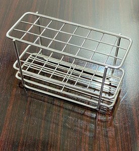 Support professionnel personnalisé de tube à essai en acier inoxydable avec support de tube d'essai de laboratoire de trous carrés 24X24 - Product Image 1