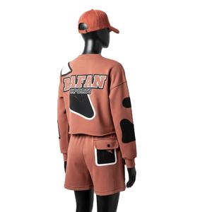 ชุดเซ็ตเสื้อสเวตเชิ้ตผ้าฝ้ายเฟรนช์เทอร์รี่สำหรับผู้หญิง 100% ผ้าฝ้าย 280 GSM เนื้อนุ่ม ผสมผสานดีไซน์แผงผ้าพิมพ์ลายพัฟพร้อมโลโก้สั่งทำพิเศษ - Product Image 5