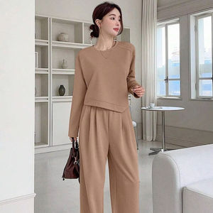 Ensemble de survêtement pour femmes, chemise et pantalon, vêtements de sport décontractés pour la salle de sport, streetwear, conçu pour le confort et la mobilité - Product Image 1