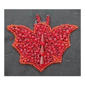 Patch de broderie de style papillon perlé à la main de meilleure qualité pour robes Sarees Abayas et projets de mode de bricolage disponibles à la vente - Product Image 1