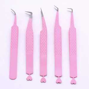 แหนบต่อขนตาสแตนเลสสีชมพูสีฟ้าสีดำคุณภาพสูงพร้อมปลายไฟเบอร์และด้ามจับโลโก้ที่ออกแบบได้ตามที่ต้องการ - Product Image 3