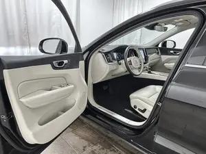 VOLVO XC60 T5 MOMENTUM 2018 D'OCCASION CÔTÉ GAUCHE/DROIT - Product Image 3