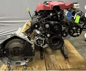 Paquete de Motor V8 Supercargado LSA de 6.2 Litros de Chevrolet, Incluye Transmisión 6L90E para la Construcción de Vehículos Personalizados - Product Image 3