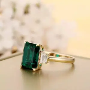 แหวนแต่งงานเพชรโมอิสซาไนต์ทรงเหลี่ยมเงินแท้ 925 ชุบทอง สำหรับผู้หญิง สวยงาม โดดเด่น เหมาะเป็นของขวัญในโอกาสวันครบรอบหรืองานเลี้ยง - Product Image 4