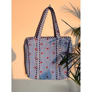 Sac fourre-tout isotherme grande capacité Pintresty avec fermeture éclair, broderie lettre, en coton et polyester, antivol, pour usage quotidien - Product Image 3