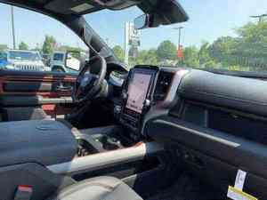 RECÍEN LLEGADO, CAMIONETA USADA EN BUEN ESTADO, Dodge RAM 1500 Rebel V6, DOBLE CABINA, AUTOMÁTICA, CON TECHO SOLAR - Product Image 2